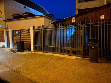 Angajaţii firmei de salubritate din Ploieşti au intrat din nou în grevă / Gunoaiele, neridicate 