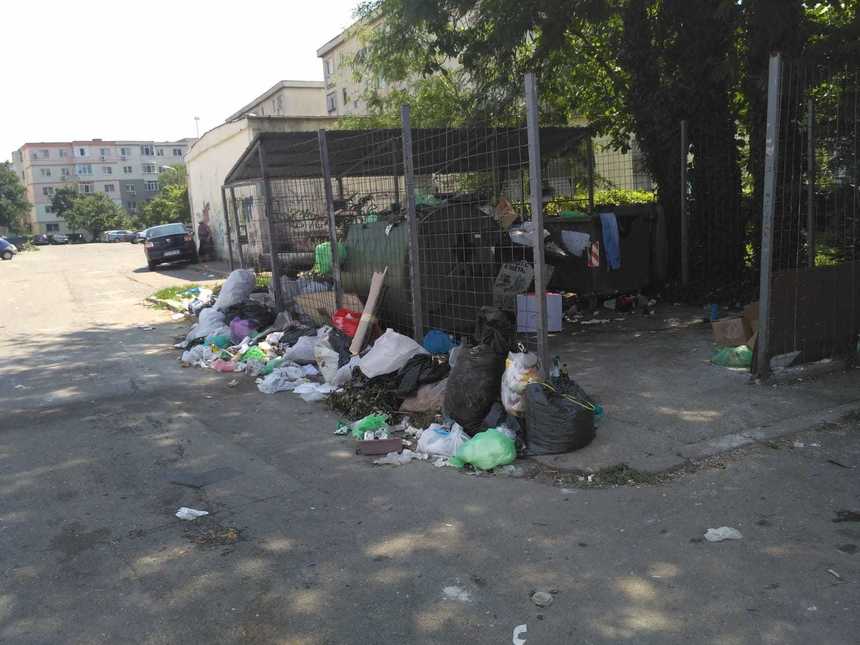 Primăria Ploieşti anunţă că a primarul a sesizat Poliţia cu privire la "acţiuni organizate de împrăştiere a gunoiului" în centrul oraşului