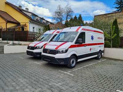 Două ambulanţe achiziţionate din fonduri europene, la Spitalul Clinic Judeţean Mureş / Valoarea investiţiei 731.850 lei

