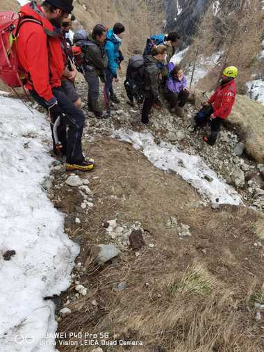UPDATE Cei şapte turişti francezi care au erau blocaţi în Bucegi au fost recuperaţi de salvamontişti - VIDEO