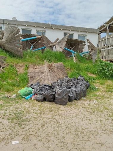 Primăria Limanu, amendată cu 15.000 de lei, după minivacanţa de Paşte din cauza gunoiului din Vama Veche