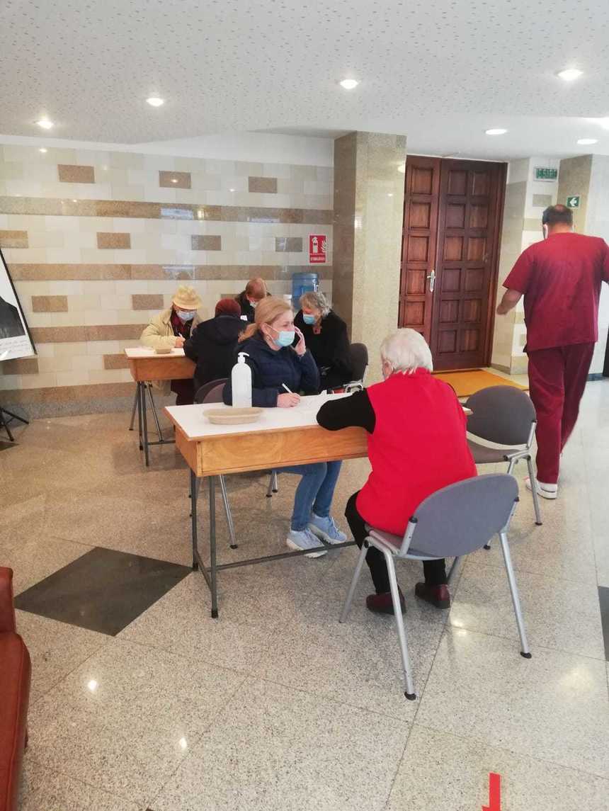 Peste optzeci de persoane, vaccinate fără programare într-un centru din municipiul Giurgiu, sâmbătă dimineaţa