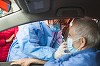 CNCAV: 3.754 persoane vaccinate astăzi în centrele drive-thru / Zece centre drive-thru deschise în present în ţară

