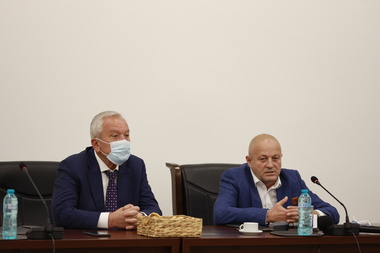 Primăria Buzău şi Consiliul Judeţean se asociază cu o entitate privată pentru a prelua echipa de fotbal Gloria Buzău