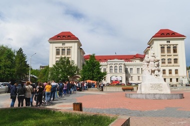 Peste 4.600 de persoane s-au imunizat la Maratonul Vaccinării de la Iaşi. Rectorul UMF Iaşi: M-am aşteptat să vină mai mulţi doritori

