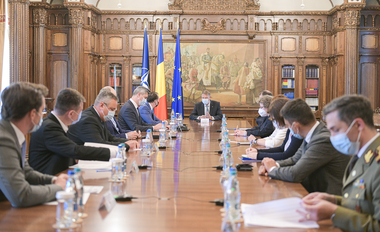 UPDATE Şedinţă pe tema campaniei de vaccinare, marţi la Palatul Cotroceni / Klaus Iohannis susţine o declaraţie de presă la 17.15