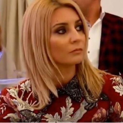 Un designer vestimentar a câştigat funcţia de manager al Centrului Cultural Vrancea