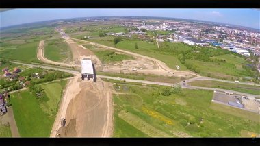 Asociaţia Pro Infrastructură, despre lucrările la centura Satu Mare: Nu ne dă motive de entuziasm privind mobilizarea în teren / Stadiul este de 61%. Termenul de finalizare a tot fost "împins", ultima amânare fiind de la decembrie 2021 la aprilie 2022 - VIDEO