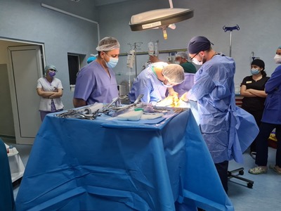UPDATE - Prelevare de organe şi ţesuturi, la Spitalul Judeţean din Arad/ Donatoarea, o femeie de 31 de ani care intrase în stop cardio-respirator/ Prima prelevare de cord realizată la Arad / Cordul, transplantat la Târgu Mureş - FOTO