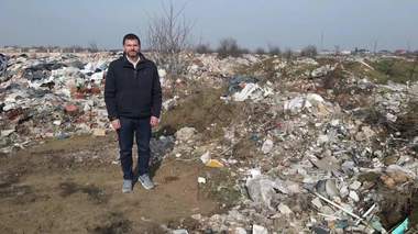 Berceanu (GNM): La Urlaţi, suntem pe o staţie de transfer, transferul gunoiului menajer către gârlă, către cer, către pânza freatică / Pute şi va mirosi din ce în ce mai tare / Bătaie de joc / Primăria încearcă să dosească o groapă de gunoi ilegală - VIDEO