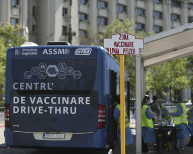 Nicuşor Dan anunţă că toţi cei care se vaccinează de 1 Iunie la centrul din Piaţa Constituţiei vor primi bilete gratuite la teatrele şi muzeele din Bucureşti / Biletele, valabile până la finalul anului


