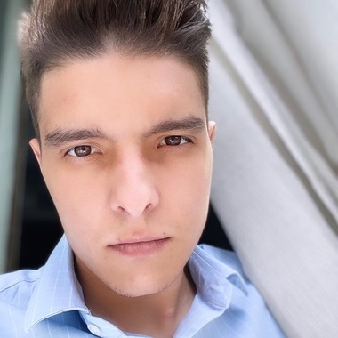 Mihăiţă Bariz, diagnosticat cu fibroză chistică, părăseşte funcţia de conslier onorific la Ministerul Sănătăţii, fiind nevoit să plece din ţară pentru tratament