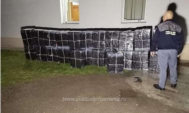 Poliţiştii au confiscat 18.000 pachete cu ţigări, în valoare de peste 210.000 lei, la frontiera de nord - FOTO, VIDEO