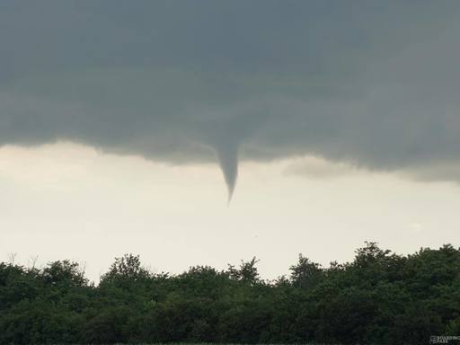 DSU a emis o alertă de cod roşu în Ilfov / O tornadă formată în judeţ a putut fi vizibilă şi în Bucureşti - FOTO