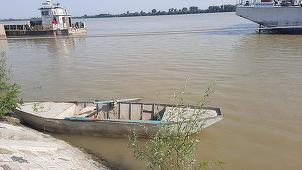 Tulcea: Una dintre surorile dispărute în Dunăre a fost găsită la 400 de metri de locul în care a intrat în apă. Continuă căutările celeilalte fete
