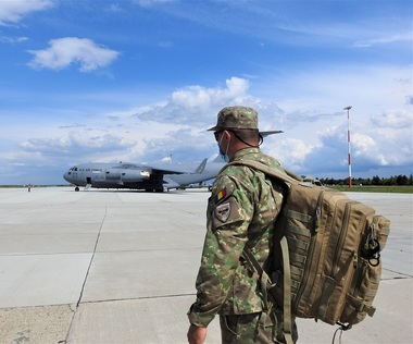 Duminică noaptea are loc ceremonia de repatriere a ultimului detaşament românesc din Afganistan
