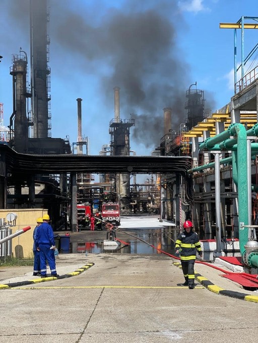Inspectoratul Teritorial de Muncă deschide o anchetă în urma exploziei de la Rafinăria Petromidia, soldată cu un mort şi cinci răniţi 