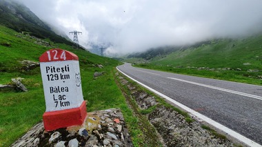 Circulaţia prin tunelul de la Bâlea Lac, de pe Transfăgărăşan, închisă luni