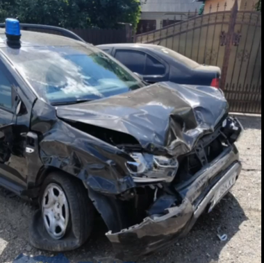 Sindicatul Europol: Autospecială evantai / Airbag-urile ”au uitat” să se deschidă / Verificările tehnice ale autospecialelor de poliţie lipsesc cu desăvârşire