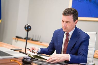 Ministrul Mediului: Guvernul va aproba, în curând, actul normativ privind reducerea impactului anumitor produse din plastic asupra mediului, care are ca scop, printre altele, promovarea tranziţiei către o economie circulară
