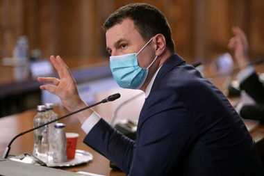Ministrul Mediului anunţă că Ordonanţa de Urgenţă care permite intervenţia imediată în localităţile unde se semnalează prezenţa urşilor va fi aprobată în următoarea şedinţă de Guvern
