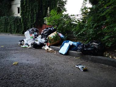 Primarul Sectorului 2: Avem 273 de "puncte fierbinţi" în Sectorul 2. Zone în care suntem nevoiţi să strângem gunoiul de 4-5 ori pe zi. Locuri în care mojicia şi nesimţirea transformă oraşul în groapă de gunoi - FOTO