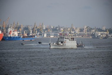 Peste 350 de scafandri militari din mai multe ţări, printre care România şi SUA, participă la un exerciţiu în Marea Neagră 