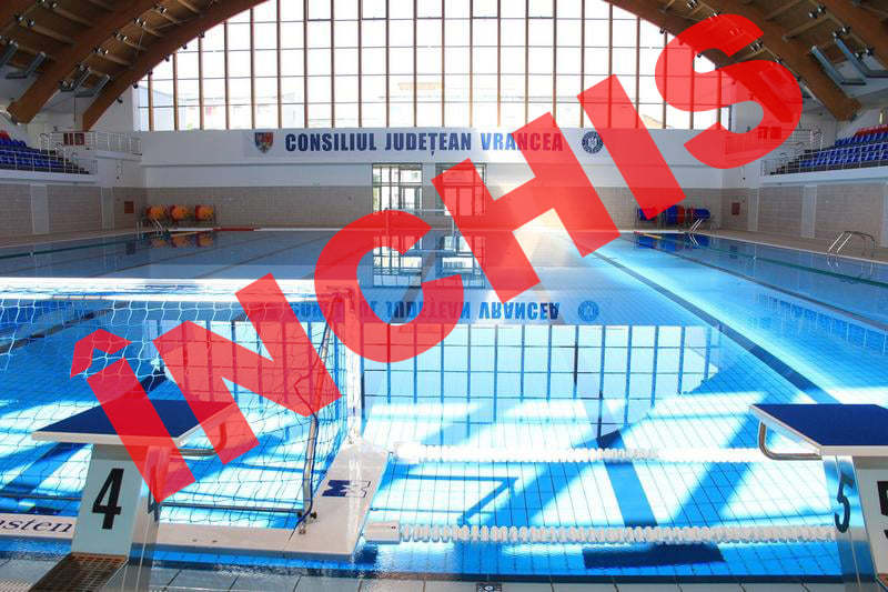 Bazinul olimpic de înot din Focşani, închis până la începutul lunii septembrie / Autorităţile anunţă o ”problemă tehnică”, în timp ce PSD Vrancea reclamă managementul defectuos