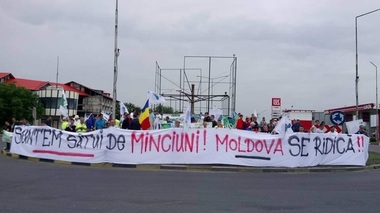 Cătălin Urtoi, vicepreşedinte al Asociaţiei “Împreună pentru A8“, anunţă noi proteste pentru autostrada Moldovei: Studiul de fezabilitate pentru tronsonul Târgu Mureş-Târgu Neamţ nu a fost depus conform contractului. Este incomplet, cu volume lipsă

