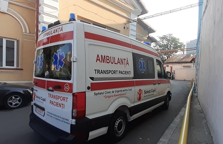 „Ambulanţele pentru viaţă” au ajuns la cel mai mare spital de copii din România. Unitatea sanitară mai avea o singură ambulanţă funcţională, dar care necesita reparaţii - FOTO

