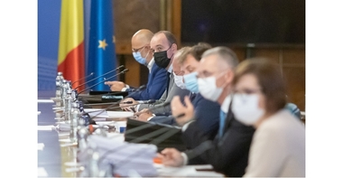 Executivul a adoptat ordonanţa care reglementează vaccinarea împotriva COVID-19 la domiciliu şi în ambulatoriile de specialitate