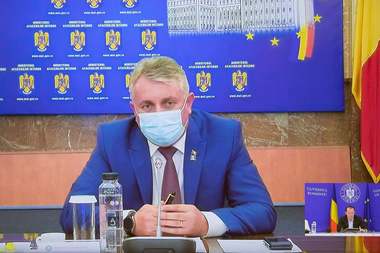 Bode: Am reuşit să aducem şi 7 cetăţeni străini pe lângă cei 49 de români din Afganistan/ Suntem pregătiţi să primim persoane în pericol iminent în Afganistan, cu o singură condiţie, verificările să fie făcute de structurile de securitate româneşti
