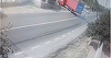 Buzău: Şoferul care a salvat viaţa unei femei de 90 de ani care i-a sărit în faţa autovehiculului, deşi şi-a avariat camionul, premiat de poliţişti 