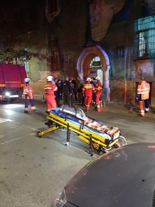 Incendiu la Spitalul de Psihiatrie Arad, provocat de un pacient. Mai multe persoane au fost evacuate - FOTO