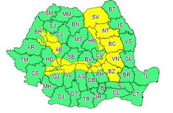 Cod galben de ploi, cu descărcări electrice şi intensificări ale vântului, în zonele de munte şi în Moldova şi nordul Munteniei