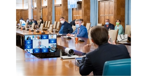 Guvernul propune creşterea salariului minim cu 10,9%, de la 1 ianuarie, de la 2.300 la 2.550 lei/ Se estimează peste 1,9 milioane de beneficiari, impactul bugetar depăşind 1,8 miliarde de lei 