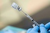 CNCAV: Se permite vaccinarea cu un alt tip de vaccin pe bază de ARN Mesager, pentru toate persoanele care au fost vaccinate cu prima doză de AstraZeneca şi care au decis amânarea rapelului mai mult de 3 luni 