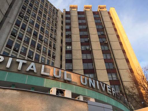 Aglomeraţie la Spitalul Universitar din Capitală - ambulanţele care aduc pacienţii stau la coadă. La ATI sunt 80 de pacienţi cu COVID-19 - VIDEO