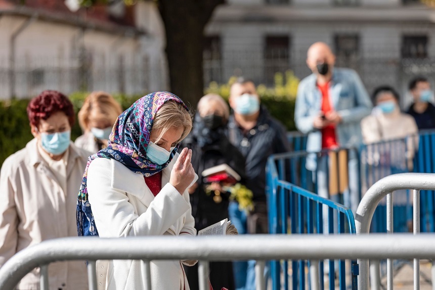 ÎPS Teofan, Mitropolit al Moldovei şi Bucovinei, în mesajul adresat pelerinilor care vin la Iaşi: Rugăciunea noastră către Sfânta Parascheva cuprinde şi suferinţa celor bolnavi din întreaga lume, precum şi strădania ostenitorilor din spitale

