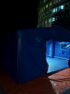 ISU Neamţ a montat două corturi în curtea Spitalului Judeţean de Urgenţă Piatra Neamţ, pentru a putea fi preluat numărul mare de pacienţi cu COVID