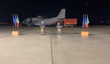 UPDATE - Circa 5.200 de doze de anticorpi monoclonali, folosiţi în tratamentul COVID-19, aduse din Italia cu o aeronavă C-27J Spartan a Forţelor Aeriene Române/ Cseke: Vor putea fi folosiţi de mâine în tratamentul anti-COVID