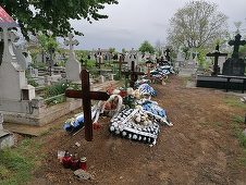 Autorităţile din Botoşani au închiriat un excavator cu care să sape gropi în cimitir, pentru a face faţă valului de înmormântări / În ultima lună, numărul deceselor s-a dublat  
