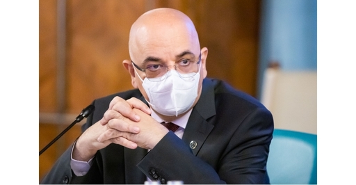 Raed Arafat a anunţat că la Bucureşti au ajuns 28 de ambulanţe din ţară cărora li se adaugă şi un autobuz-ambulanţă cu zece tărgi în el 