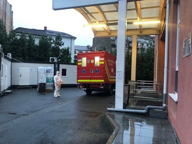 Semnal de alarmă tras de medici - Pacienţi cu COVID folosesc acasă concentratoare de oxigen sau spray-uri cu oxigen pentru alpinişti / Dr. Marinescu: E o capcană. Sunt pacienţi care ajung direct la ATI/ Dr. Coriu: Plămânul se poate strânge ca o smochină