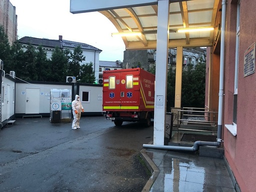 Semnal de alarmă tras de medici - Pacienţi cu COVID folosesc acasă concentratoare de oxigen sau spray-uri cu oxigen pentru alpinişti / Dr. Marinescu: E o capcană. Sunt pacienţi care ajung direct la ATI/ Dr. Coriu: Plămânul se poate strânge ca o smochină