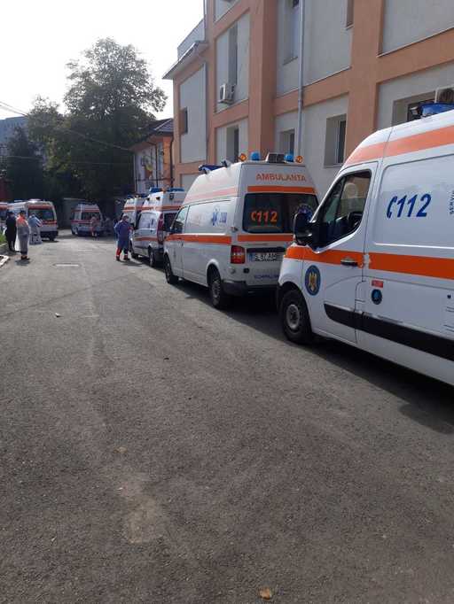 Medicul-şef UPU-SMURD Iaşi, Diana Cimpoeşu: Avem un deficit de 16 locuri la ATI pentru bolnavii COVID la Iaşi. Sunt cozi de ambulanţe la Spitalul de Boli Infecţioase, dar şi în UPU la Spitalul Sf. Spiridon