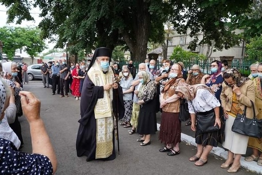 IPS Casian, Arhiepiscopul Dunării de Jos: Procuraţi tot ce spun medicii pentru a apăra orice persoană de acest virus nemilos. Avem experienţa de anul trecut. Haideţi să biruim cu Dumnezeu, cu sfatul medicului şi cu mai multă grijă la noi înşine