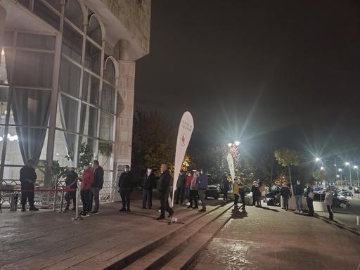 UPDATE - Maraton de vaccinare în Bucureşti - Peste 22.000 de persoane s-au imunizat în 48 de ore / Raed Arafat: Vaccinarea este soluţia optimă de prevenire şi de a evita să ajungi pe un pat de terapie intensivă sau să îţi pierzi viaţa

 