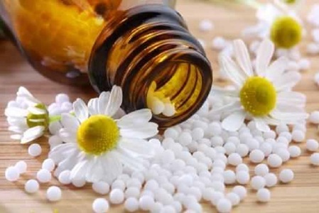 DOCUMENTAR - Homeopatia, recunoscută de Ministerul Sănătăţii, poate ajuta sistemul imunitar. Medic: Foarte mulţi oameni au forme asimptomatice sau blânde, medii de COVID. Înseamnă că nu ţine de virus, ci de capacitatea sistemului imunitar de a reacţiona