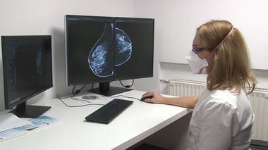Cancerul de sân poate fi depistat cu doi ani mai înainte de a fi descoperit prin palpare, printr-o nouă procedură care se realizează la Spitalul de Boli Infecţioase Timişoara